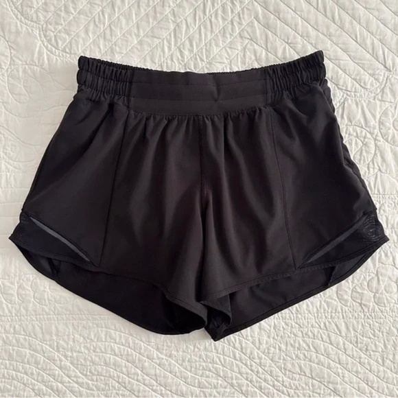 Lululemon Black Women's Hotty Hot Short Long 4” Size 6 W7ARLT - Picture 3 of 15